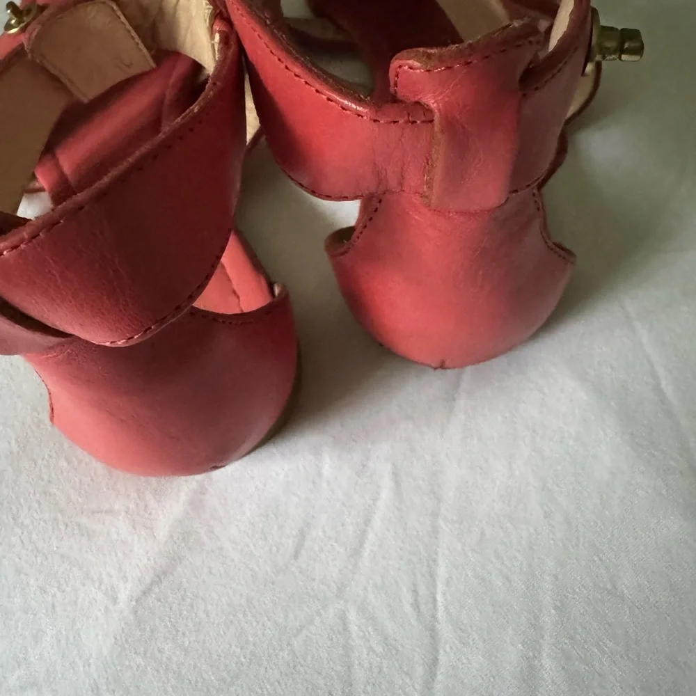 COACH Oleta Gladiator Turnlock ankle Sandals Flats Coral Leather sz 8B - Picture 5 of 7